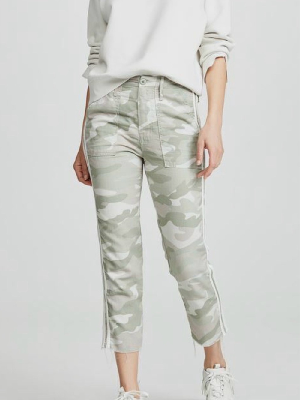 NWT - MOTHER Women's Light Green Camo Crop Pants